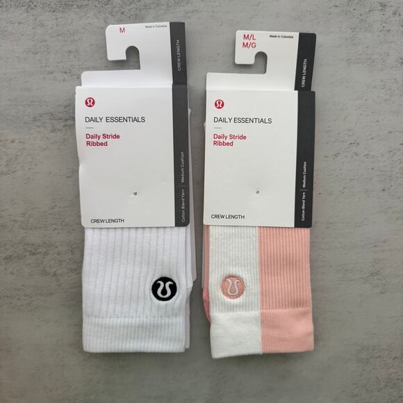 NWT LuluLemon Crew Socks M 2 Pairs - Picture 1 of 2